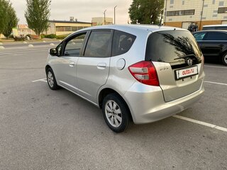 2008 Honda Fit II, серый, 650000 рублей, вид 4