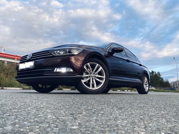 2016 Volkswagen Passat B8, пурпурный, 1850000 рублей - вид 1