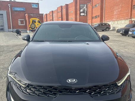 2021 Kia K5 III, чёрный, 2300000 рублей, вид 3