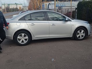 2012 Chevrolet Cruze I Рестайлинг, серебристый, 880000 рублей, вид 4
