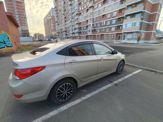 2013 Hyundai Solaris I, бежевый, 890000 рублей, вид 2