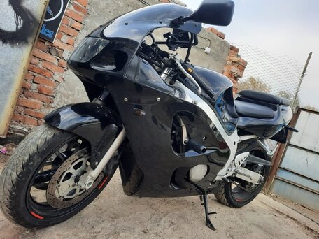 1998 Suzuki GSX-R 600, чёрный, 295000 рублей, вид 2