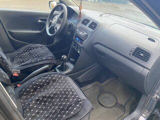 2013 Volkswagen Polo V, чёрный, 500000 рублей, вид 4
