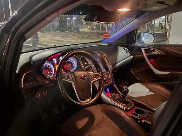 2011 Opel Astra J, чёрный, 400000 рублей - вид 8