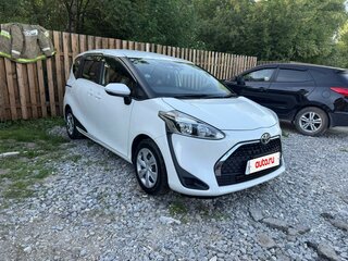 2020 Toyota Sienta II Рестайлинг, белый, 1630000 рублей, вид 1