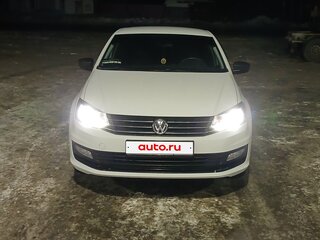2015 Volkswagen Polo V Рестайлинг, белый, 950000 рублей, вид 1