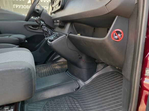 2019 Mercedes-Benz Sprinter, красный, 4500000 рублей - вид 6