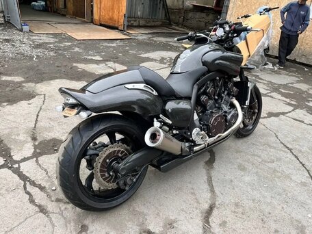 2009 Yamaha VMAX 1700, чёрный, 1700000 рублей, вид 2