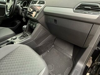 2020 Volkswagen Tiguan II, чёрный, 2900000 рублей, вид 5