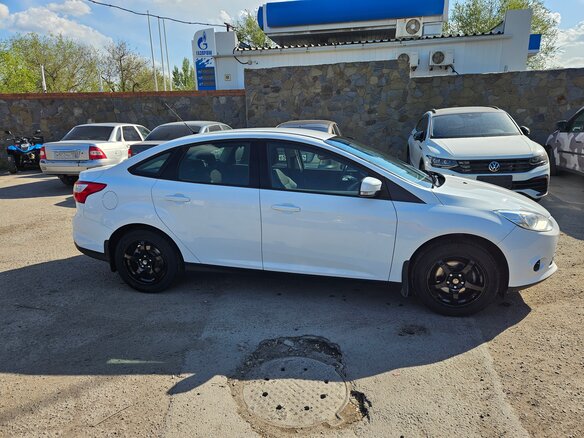 2014 Ford Focus III, белый, 1150000 рублей - вид 3
