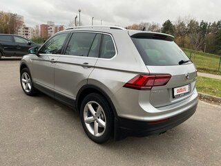 2019 Volkswagen Tiguan II, серый, 2170000 рублей, вид 3