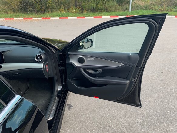 2016 Mercedes-Benz E-Класс 200 V (W213, S213, C238), чёрный - вид 11