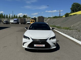 2019 Lexus ES 250 VII, белый, 4150000 рублей, вид 3