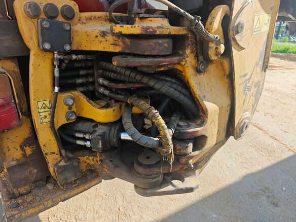 2011 Caterpillar 428, жёлтый, 4200000 рублей - вид 17
