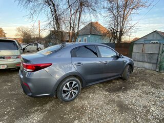 2018 Kia Rio IV, серый, 1550000 рублей, вид 5