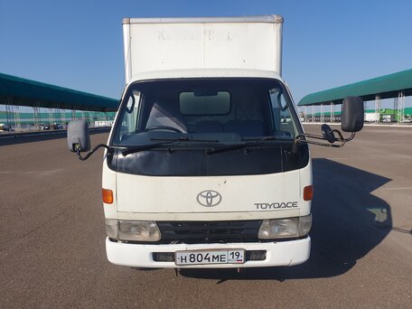 1998 Toyota Toyoace, белый, 1250000 рублей, вид 3
