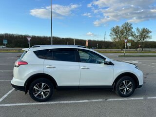 2017 Toyota RAV4 IV (XA40) Рестайлинг, белый, 2300000 рублей, вид 2
