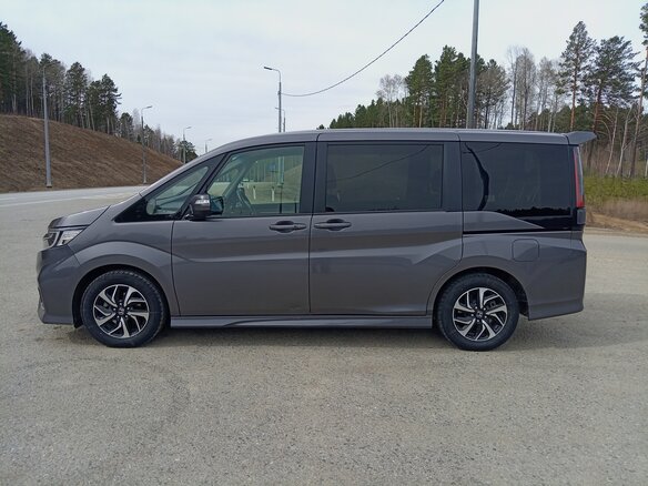 2020 Honda Stepwgn Spada V Рестайлинг, серый, 2325000 рублей - вид 2