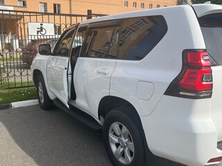 2018 Toyota Land Cruiser Prado 150 Series Рестайлинг 2, белый, 5000000 рублей, вид 2