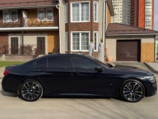2019 BMW 7 серии 740d xDrive VI (G11/G12) Рестайлинг, чёрный, 5490000 рублей, вид 3