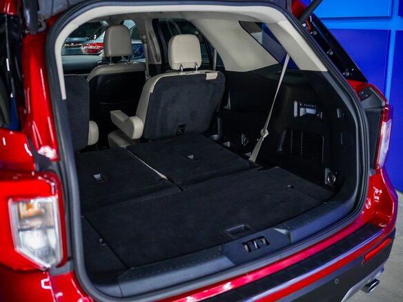 2019 Ford Explorer VI, красный, 3695000 рублей - вид 8