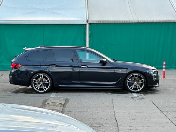 2018 BMW 5 серии M550d xDrive VII (G30/G31/G38), синий, 4880000 рублей - вид 23