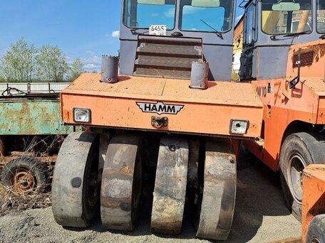 2001 Hamm GRW Series (10-24), красный, 2200000 рублей, вид 2
