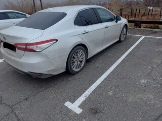 2018 Toyota Camry VIII (XV70), белый, 2500000 рублей, вид 3