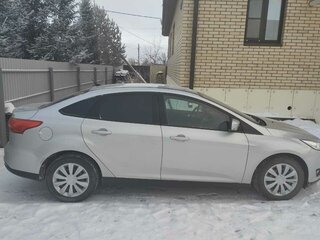 2016 Ford Focus III Рестайлинг, серебристый, 1100000 рублей, вид 3