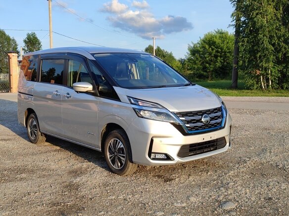 2020 Nissan Serena V (C27) Рестайлинг, серебристый, 2800000 рублей - вид 1