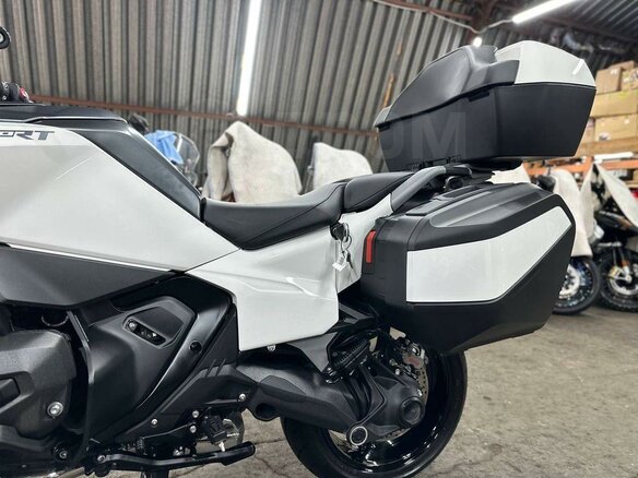 2025 BMW R 1300 RT, белый, 3200000 рублей - вид 24