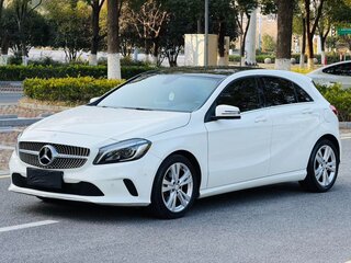 2017 Mercedes-Benz A-Класс 160 III (W176) Рестайлинг, белый, 1450000 рублей, вид 1