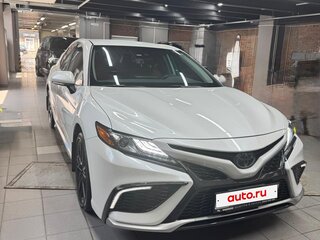 2022 Toyota Camry VIII (XV70) Рестайлинг, белый, 3800000 рублей, вид 3