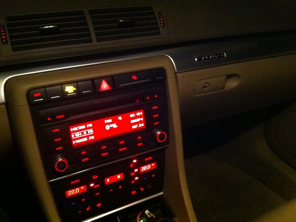 2008 Audi A4 III (B7), белый - вид 3