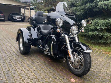 2024 Harley-Davidson Tri Glide, чёрный, 7500000 рублей, вид 1