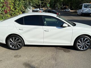 2021 Skoda Octavia IV (A8), белый, 2900000 рублей, вид 3
