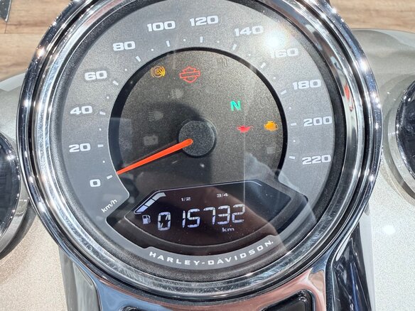 2018 Harley-Davidson Sport Glide, бежевый, 1499000 рублей - вид 26