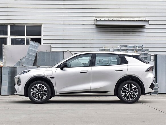 2026 Changan Qiyuan Q05 51.9 kWh II, серебристый, 1860000 рублей - вид 8