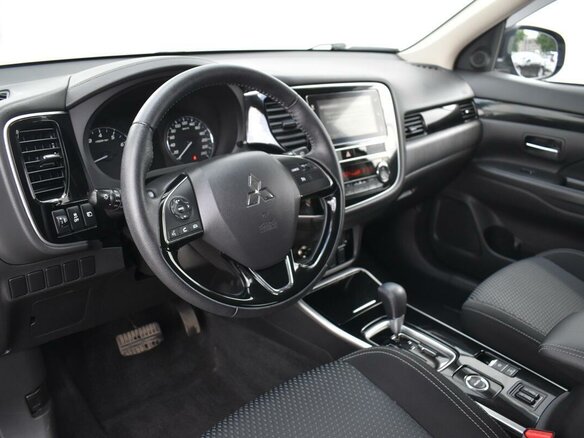 2020 Mitsubishi Outlander III Рестайлинг 3, серый - вид 12