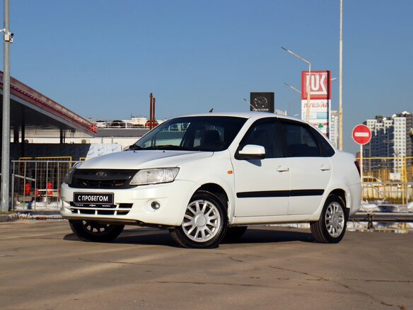 2013 Lada (ВАЗ) Granta I, белый, 409000 рублей