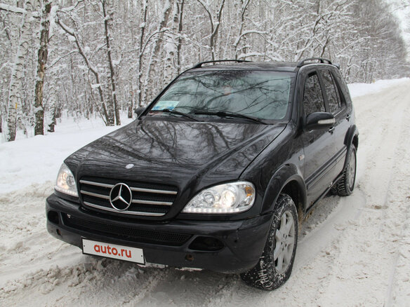 2001 Mercedes-Benz M-Класс 430 I (W163), чёрный