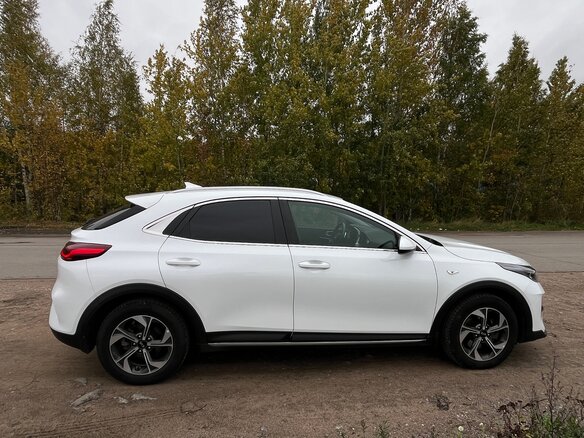 2020 Kia XCeed I, белый, 2150000 рублей - вид 2