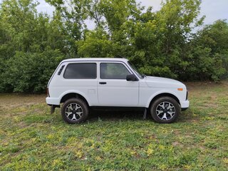 2021 Lada (ВАЗ) 2121 (4x4) I Рестайлинг (2020), белый, 790000 рублей, вид 4