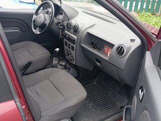2009 Renault Logan I, красный, 335000 рублей, вид 4