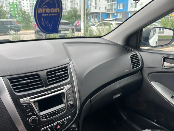 2015 Hyundai Solaris I Рестайлинг, белый, 850000 рублей - вид 8