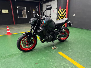 2021 Yamaha MT-09 (FZ-09), серый, 1150000 рублей, вид 4