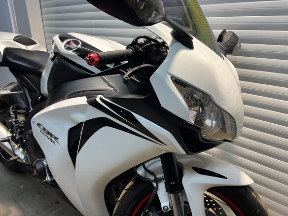 2008 Honda CBR 1000 RR/RA Fireblade, белый, 799000 рублей - вид 9