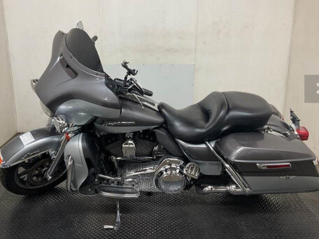2014 Harley-Davidson Electra Glide, серебристый, 699000 рублей, вид 2