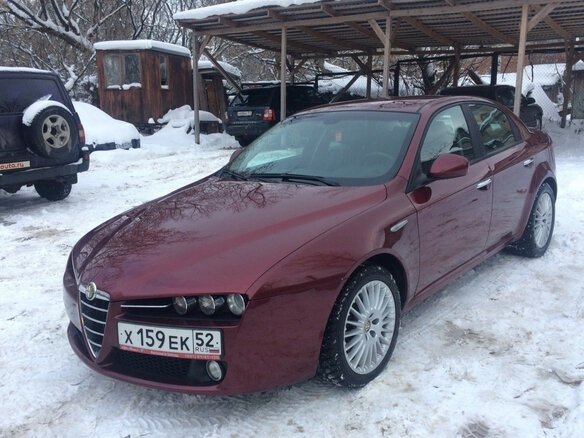 2008 Alfa Romeo 159, красный - вид 2