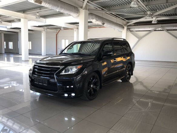 2015 Lexus LX 570 III Рестайлинг, чёрный - вид 2